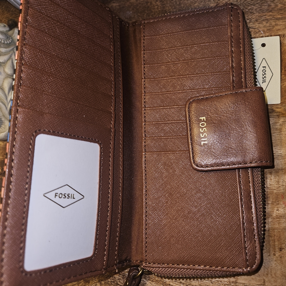 Fossil Multicolor Logo Print Wristlet Wallet - Picture 3 of 4